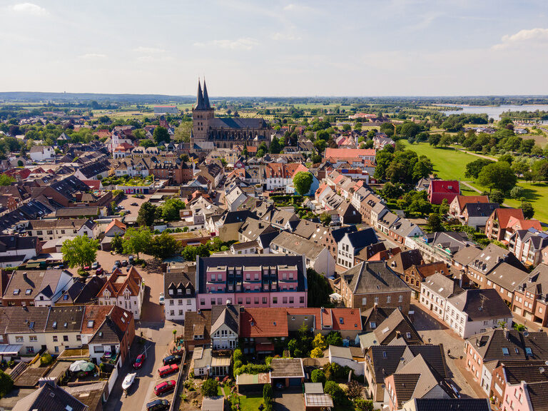 Die Stadt Xanten aus der Vogelperspektive.